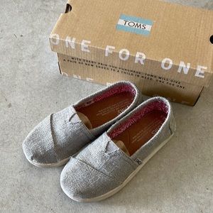 Toms classic silver linen glimmer 12.5